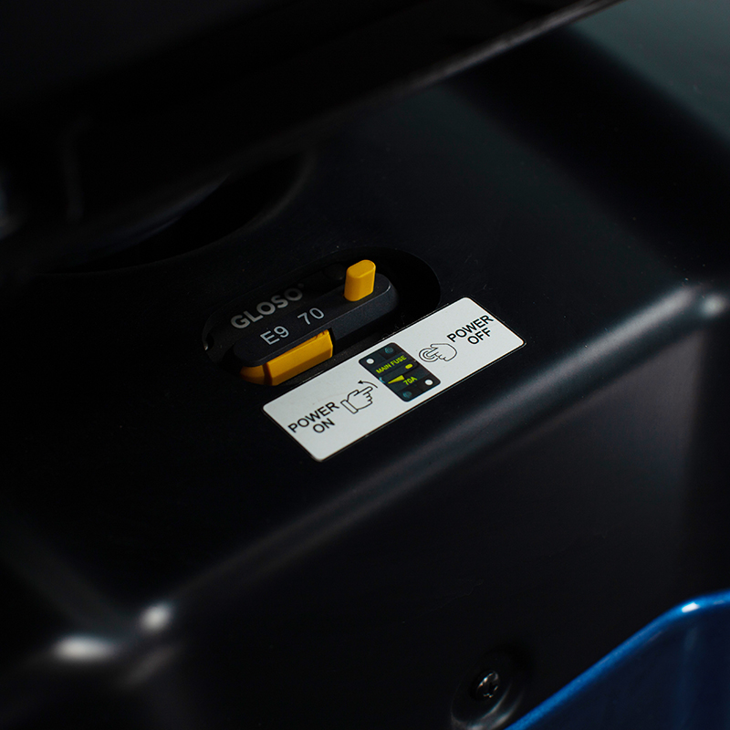 All-Weather Mobility Scooter R7SPRO: Powerful Performance, Stable Control