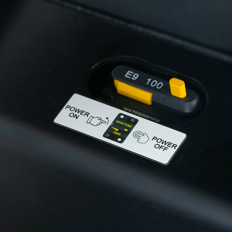 All-Weather Mobility Scooter R7SPRO: Powerful Performance, Stable Control